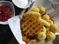 -HIGH FIVE哈福手工汉堡(桂林路店)