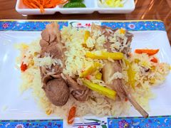 两块羊排抓饭-民杨抓饭(柏香苑店)