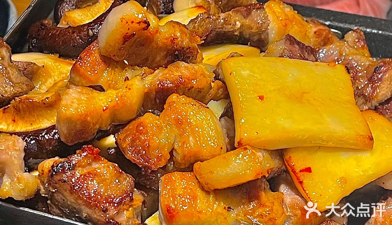 已经数不清和姐妹来过多少次的深夜烤肉