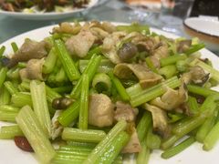 -超越海鲜屋(飞龙物业店)