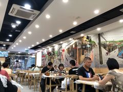 大堂-江城燕子大排档(江汉路步行街店)