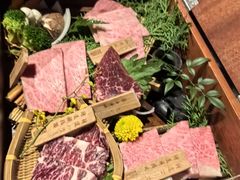 -山川小町·极番烧肉(新地假日广场店)