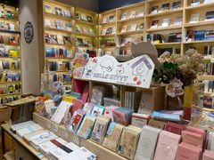 -猫的天空之城概念书店(印象城购物中心店)