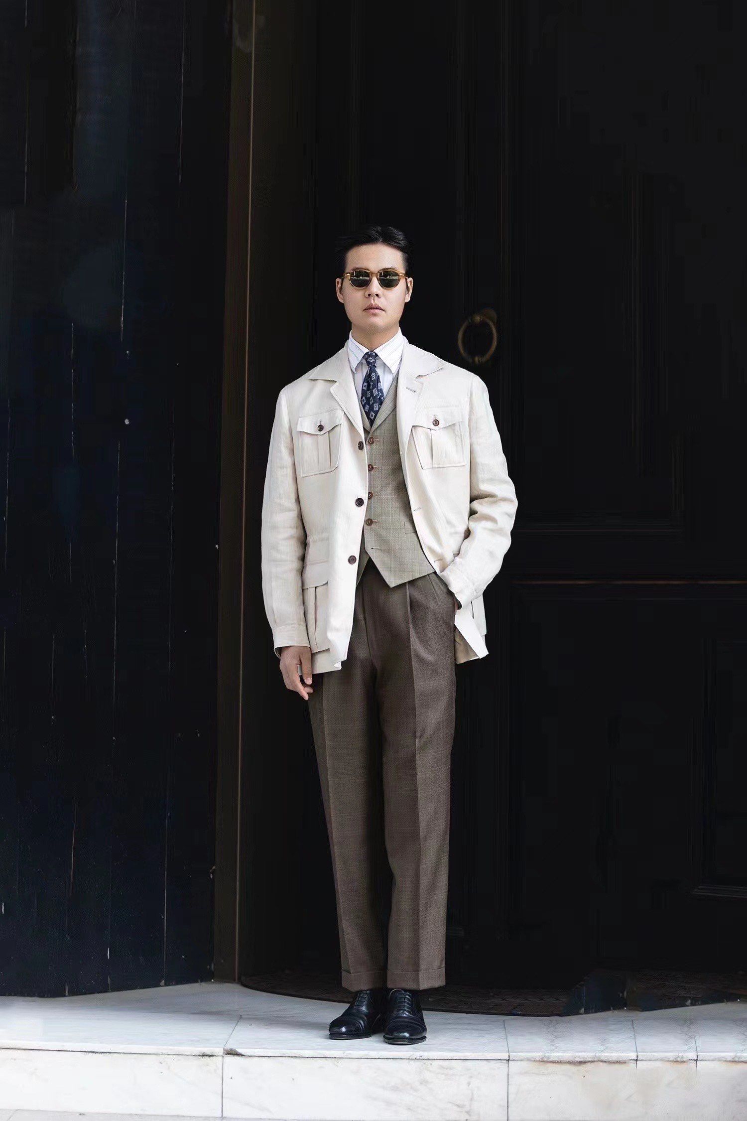 西装人无惧夏天