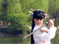 -九月鹰飞汉服摄影工作室