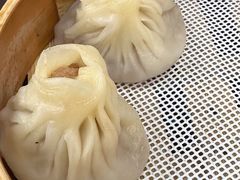 顶黄加蟹小笼包-常州糕团店(北大街新世纪商城店)