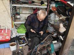 -静安寺修鞋修包修拉链