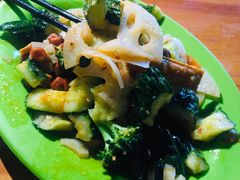 素拼-九喜龙虾(凤城六路直营店)