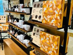 -Laderach 莱德拉(上海环贸iapm店)