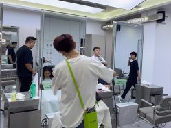 -首脑美发沙龙