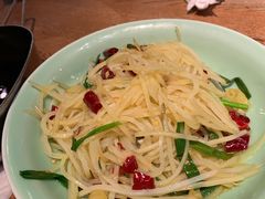 酸辣土豆丝-弄堂里· 江南名肴(西湖龙井路店)