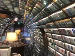-钟书阁(珍园店)