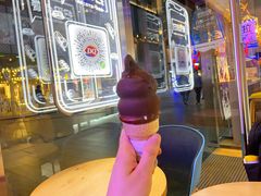 巧克力双球脆皮甜筒-DQ·蛋糕·冰淇淋(五角场万达店)