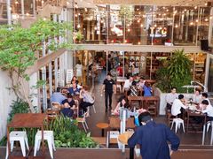 -ROAST coffee & eatery