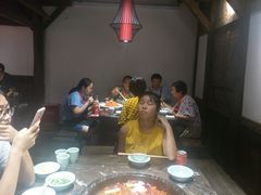 -红九格老火锅(三峡广场店)