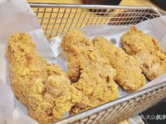-肥肥虾庄·金牌油焖大虾(杨园滨江时代walk店)