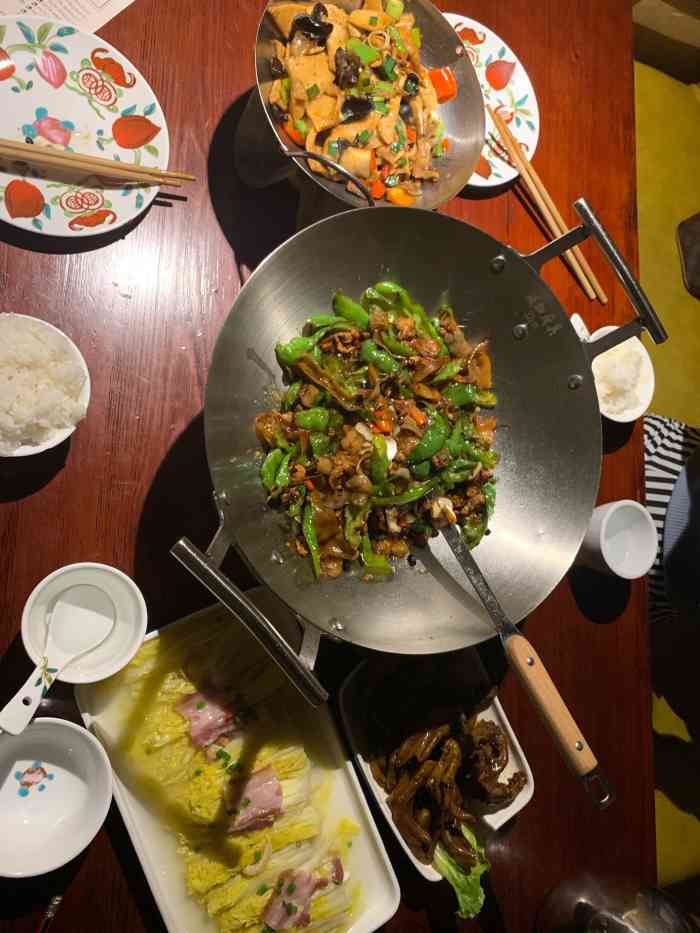 新鹿源餐厅(东阳银泰城店)-"新鹿苑餐厅在东阳银泰城的三楼,位置还是