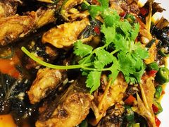 紫苏焖黄骨鱼-石头咕(葵蓬店)