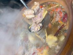 炭炉果鸡煲-威邵鸡煲(西华路总店)