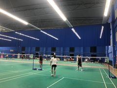 -中地华冠羽毛球俱乐部