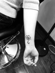 点击看大图 -刺客纹画纹身·洗纹身·穿孔饰品