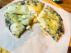 黑松露披萨-Carbon莫卡哆·意大利复古集市餐厅(杭州大厦店)