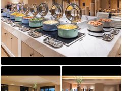 -西安大雁塔科技大学地铁站亚朵酒店