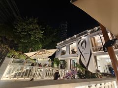 -Mark&Mars Restaurant