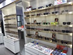 -视野联行眼镜•蔡司•依视路(温江店)