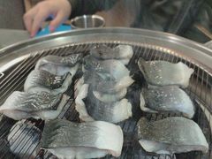 -围炉肉舍•炭烤活鳗•丹东海鲜烤肉(步行街店)