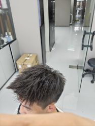 -宫铭烫发染发接发店