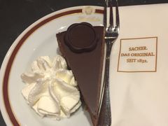 -Cafe Sacher(WIEN)