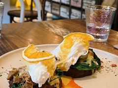 -FLOVIE FLORIST CAFE