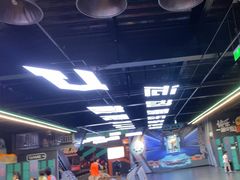 -极限PLAY运动娱乐新世界·团建派对潮玩休闲馆·室内蹦极高空游乐园