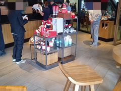 -星巴克臻选(莘庄仲盛店)