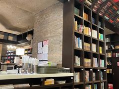 -钟书阁(松江泰晤士小镇店)