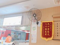 -红渡小香·牛肉麻辣香锅(车站南路店)