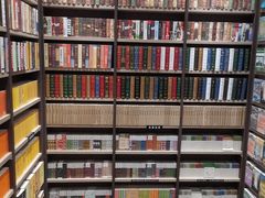 -钟书阁(群光广场店)