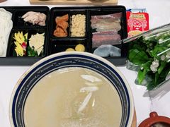 -新世界·过桥米线宴