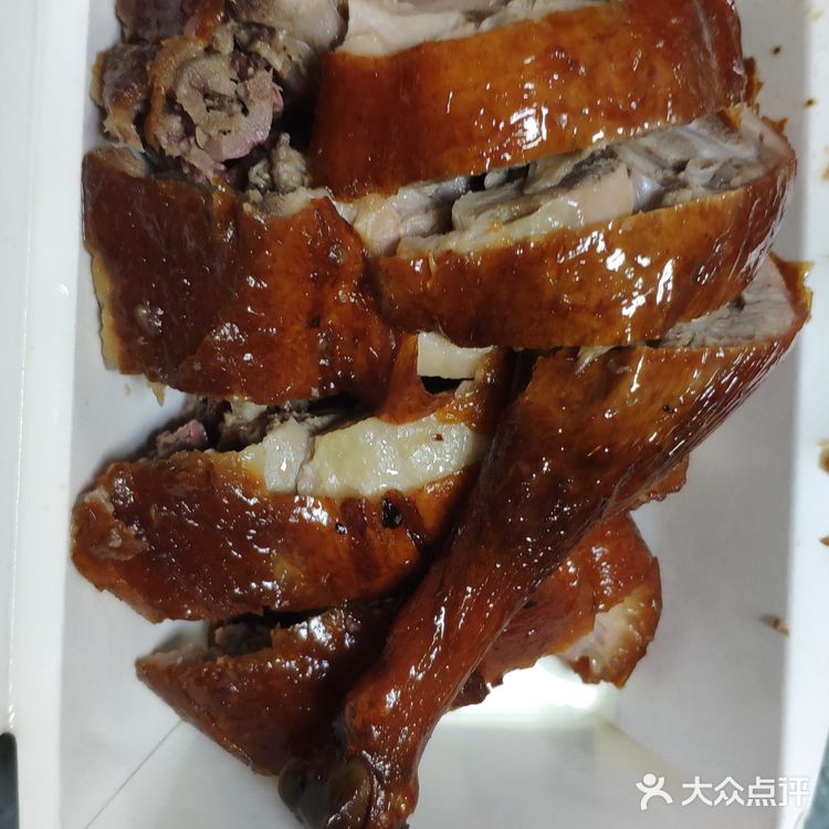 一口咬下去满嘴都是油，香喷喷的特别下饭