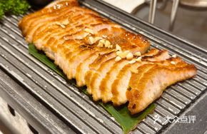 Charcoal-grilled Honey-glazed Pork Neck