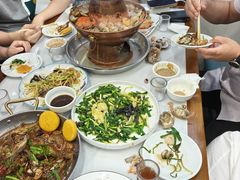 -一口猪海鲜浑锅·东北家常菜