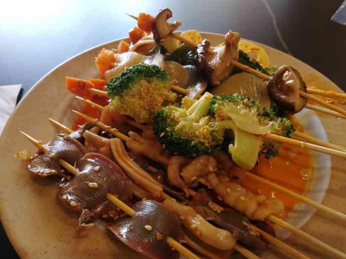 南强街巷美食-"一条很有特色的古城小吃街每一家店,每一.