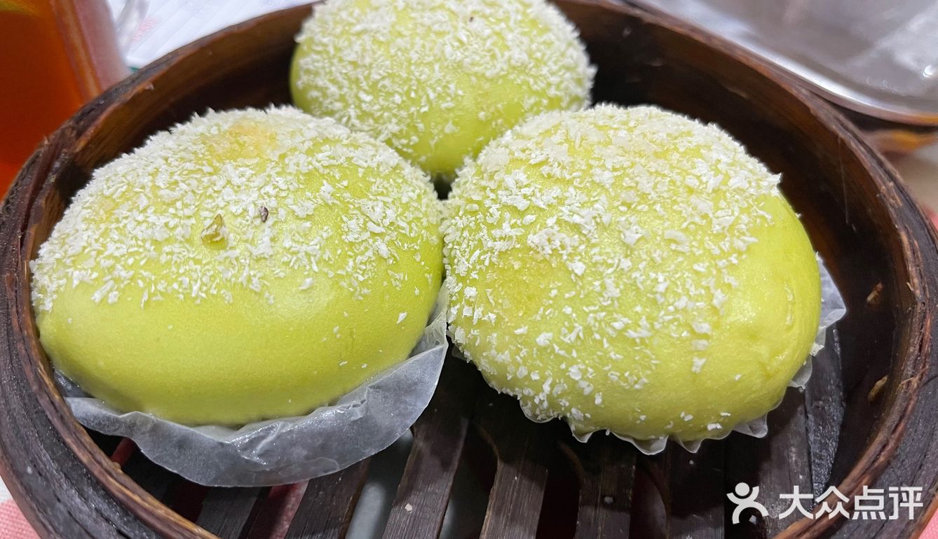 「正方华美食店」 柠檬红茶很好喝，超解腻，适合陪着一