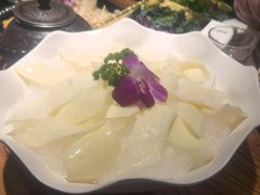 -老牌坊云南鱼豆花火锅(爱建店)