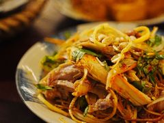 -Cuc Gach Quan Restaurant