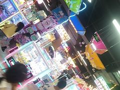 -直通车欢聚中心(崇州万达店)