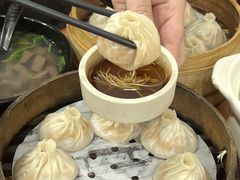 -莱莱小笼·乔艾