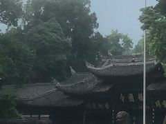 -峨眉山报国寺