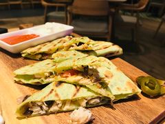 墨西哥风味鸡肉芝士烤饼-element(皇庭店)